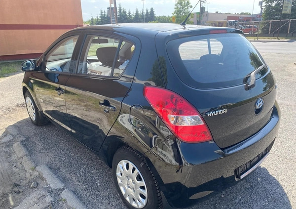 Hyundai i20 cena 17900 przebieg: 169000, rok produkcji 2012 z Książ Wielkopolski małe 137